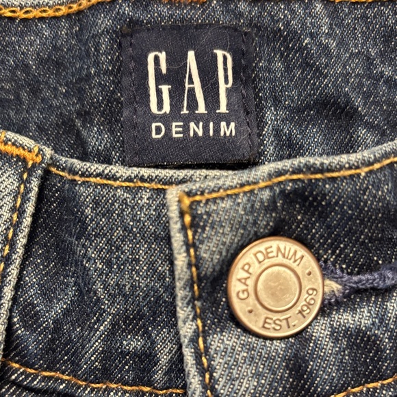 Women's Straight Leg Distressed Denim Jeans - Picture 2 of 7